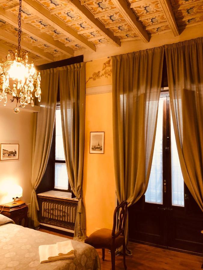 Appartement Un Avventura Al Centro Della Storia Di Torino Extérieur photo